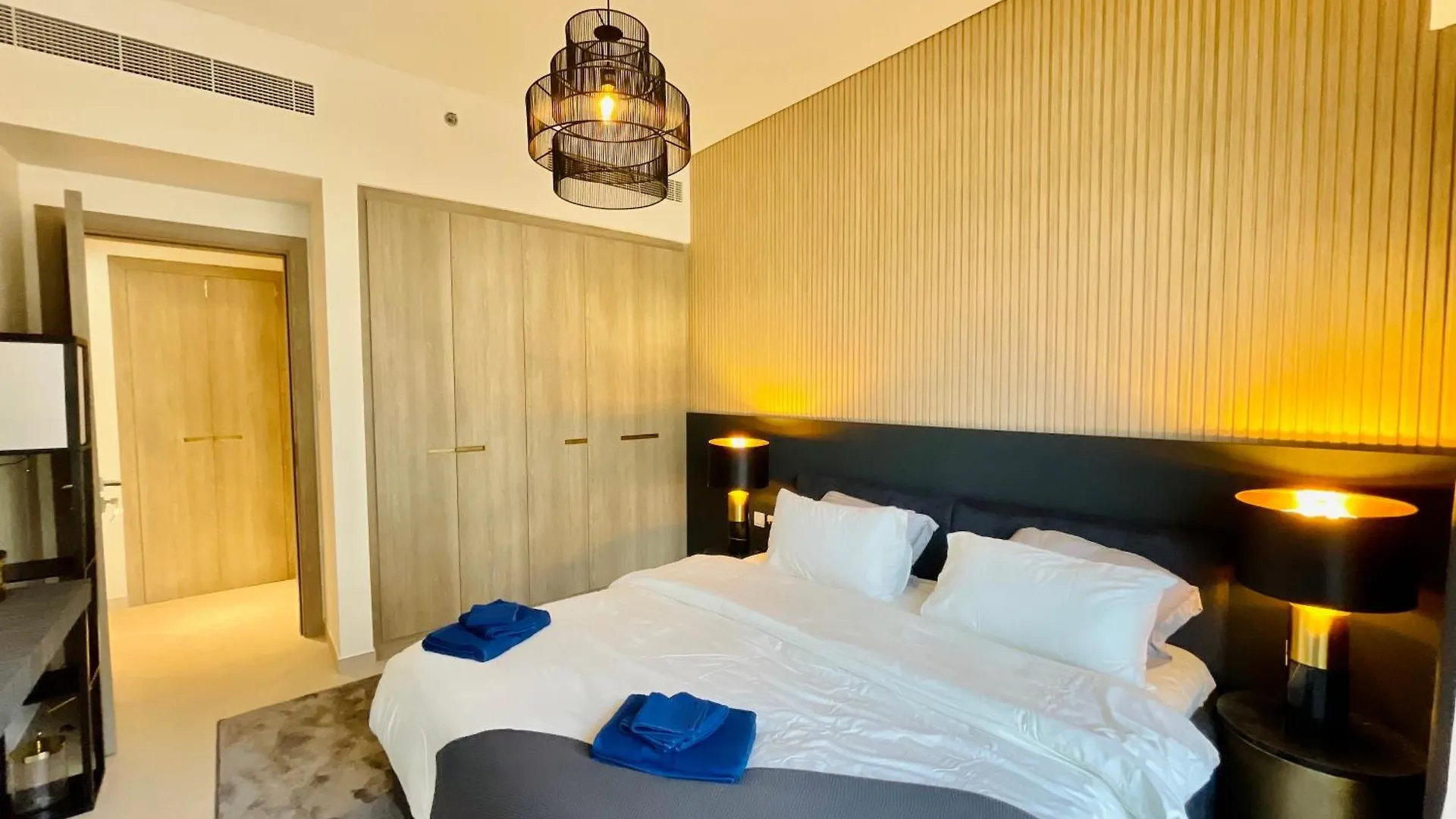 Luxury 1 Bedroom Apartment Dubaj