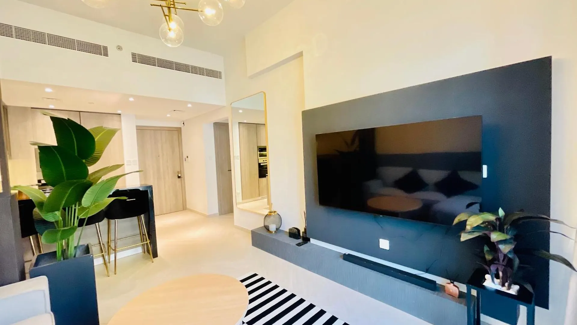 Luxury 1 Bedroom Apartment ドバイ